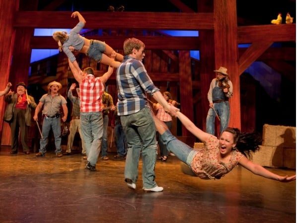 a fight dancing scene during the show.
