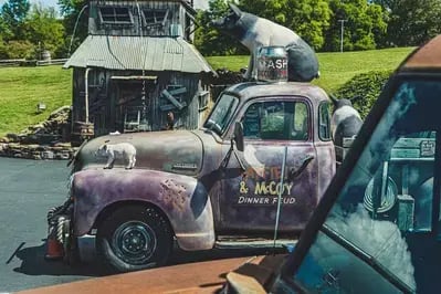 photo ops outside of Hatfield