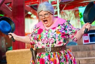 Ma McCoy screaming with frying pans