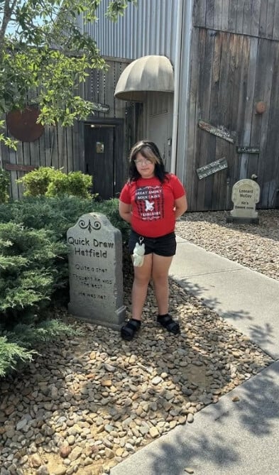 exterior image of young guest with long hair