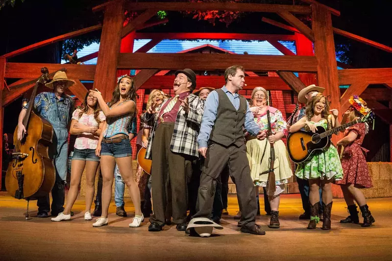 Hatfield & McCoy Dinner Feud - Southern Feudin’ Feastin’ Family Fun
