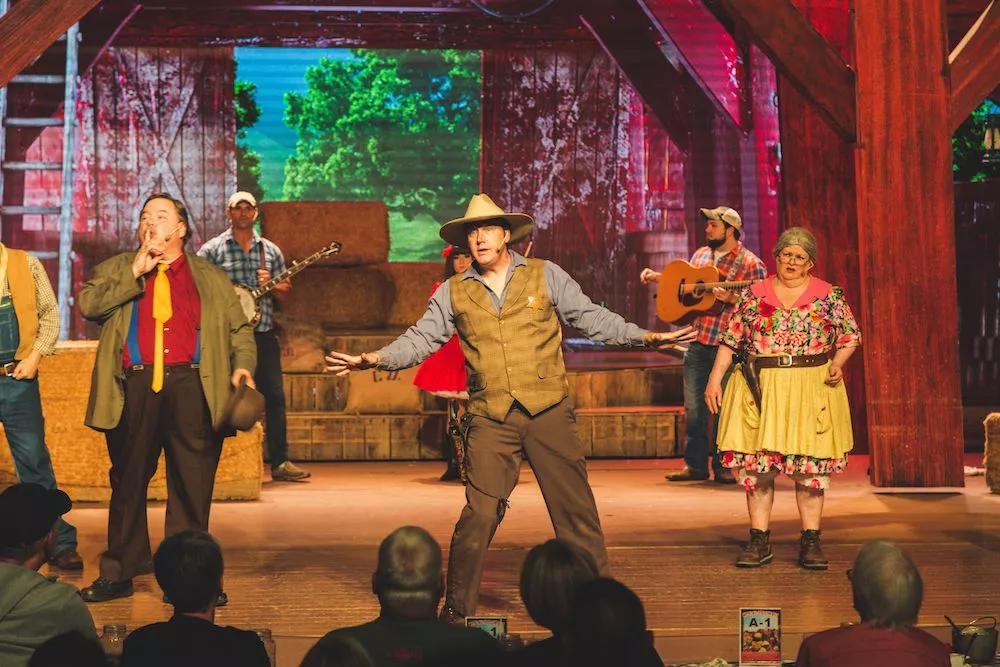 Hatfield & McCoy Dinner Feud show in Pigeon Forge