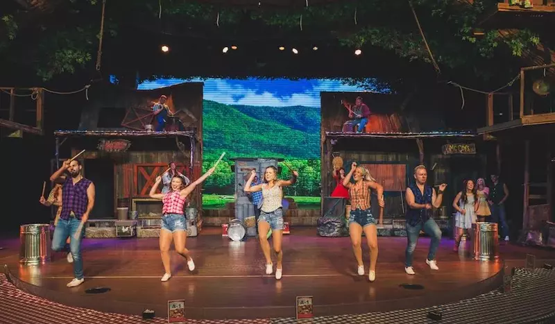 Dancers at Hatfield