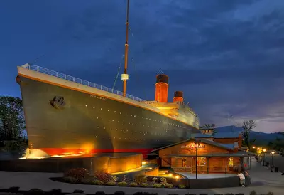 Titanic in Pigeon Forge exterior