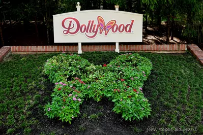 Dollywood sign